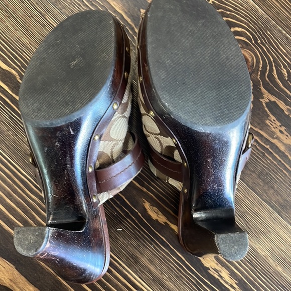 Coach clogs 7.5 - Picture 4 of 6